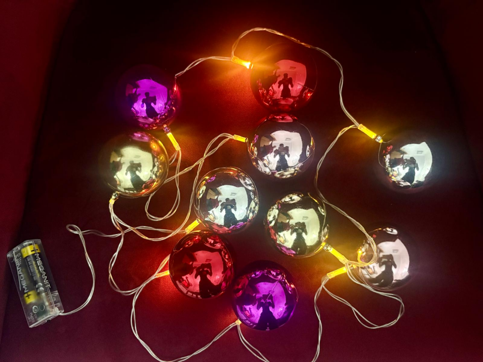 2 Metre 10 Led Pilli 2 Kademeli Parlak Top Led Yılbaşı Ağacı Süsü