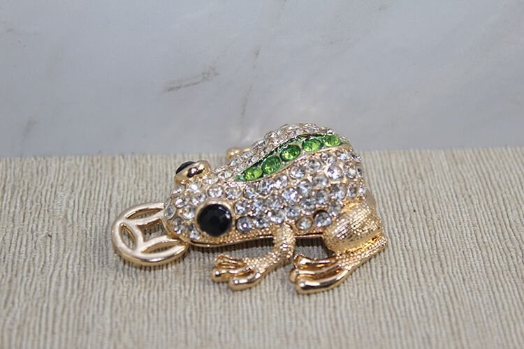 Taşlı Minik Figür