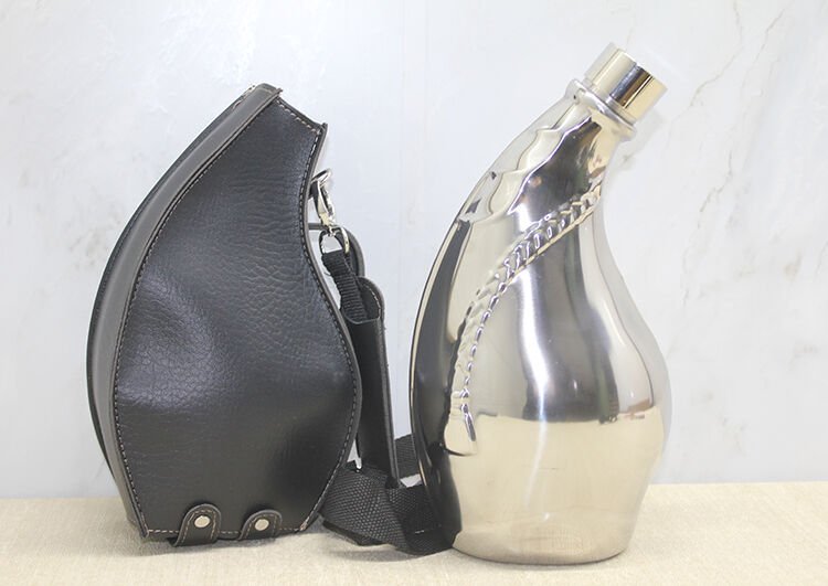 Deri Kılıflı Matara