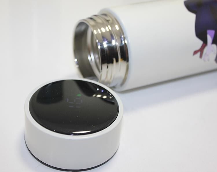 1 Adet Anime Baskılı Dijital Göstergeli Termos 500 ml