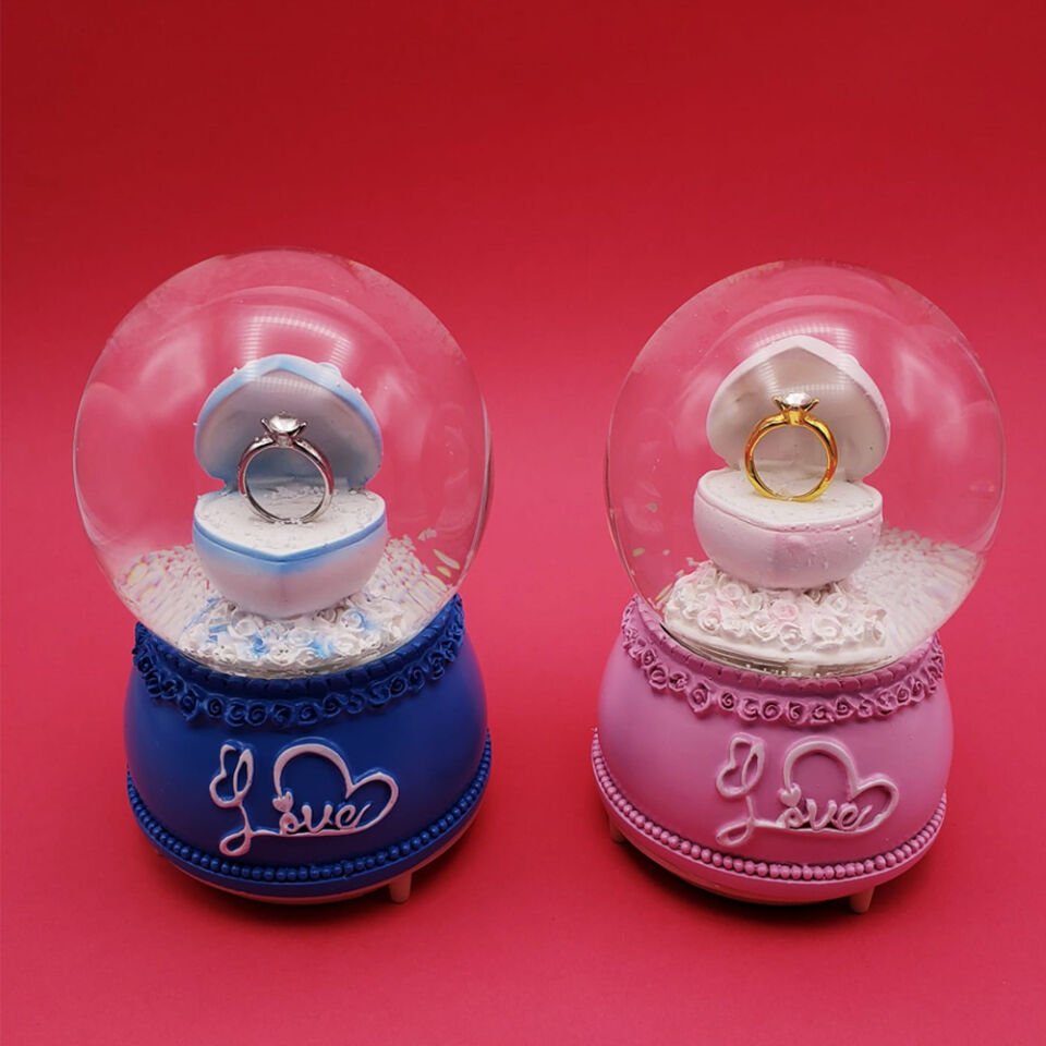 Büyük Boy Pilli Kar Küresi