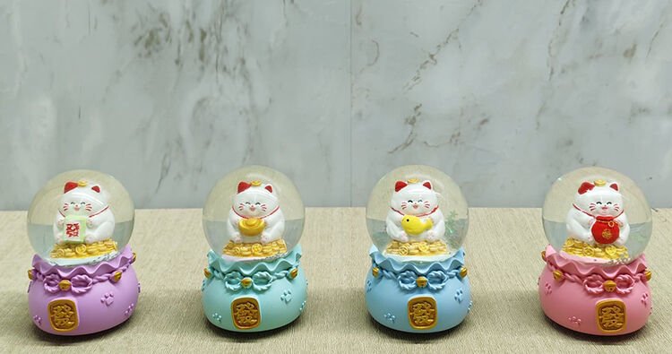 Şans Kedisi Işıklı Kar Küresi