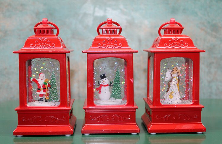 Yılbaşı Temalı Işıklı Müzikli Kar Küresi